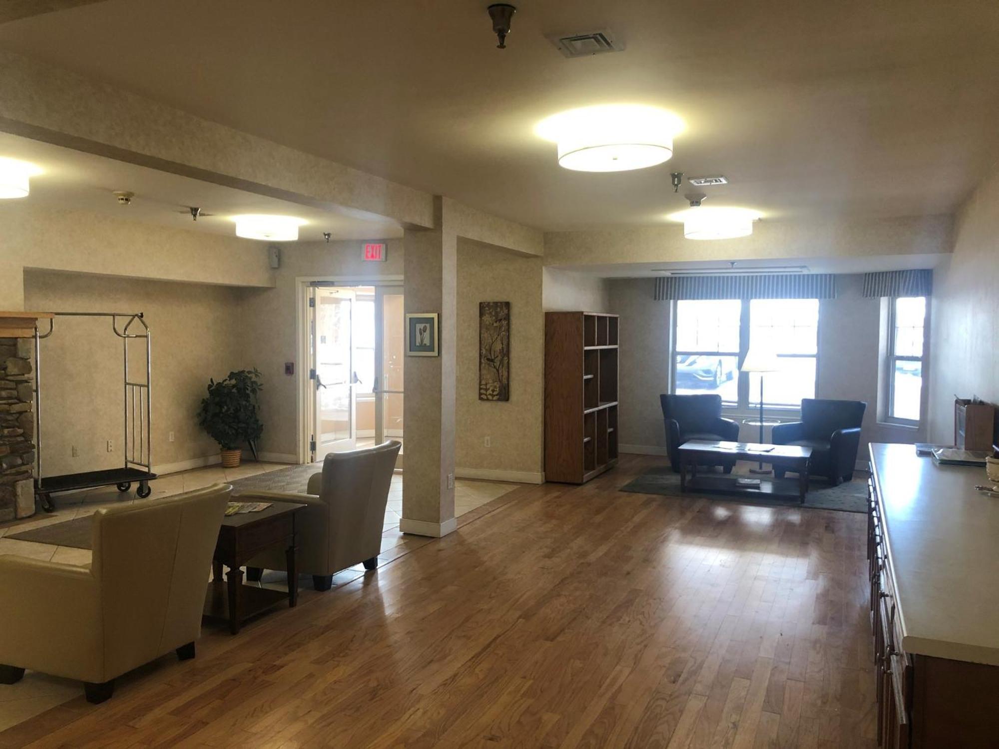 Smart Suites On The Hill South Burlington Εξωτερικό φωτογραφία